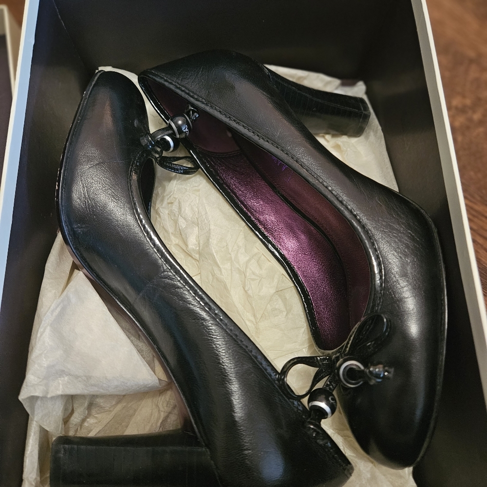 Coach Pumps - Picture 7 of 7